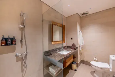 Bathroom Deluxe Lagoon Access