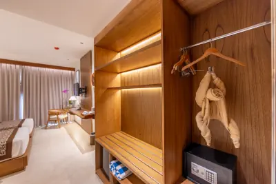 Facilities Deluxe Lagoon Access