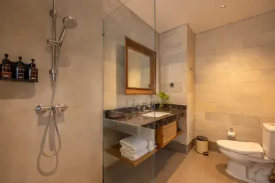 Bathroom Deluxe Lagoon Access