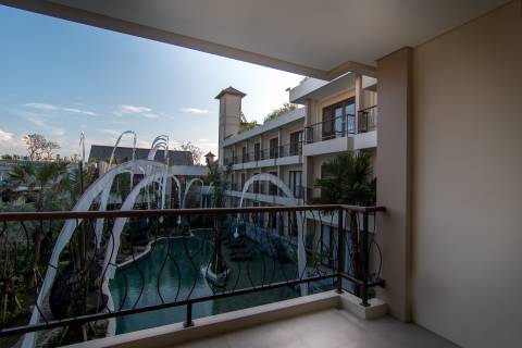 Deluxe-lagoon-view-02