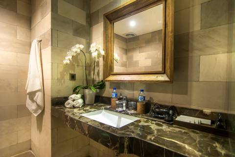 Suite-lagoon-view-10